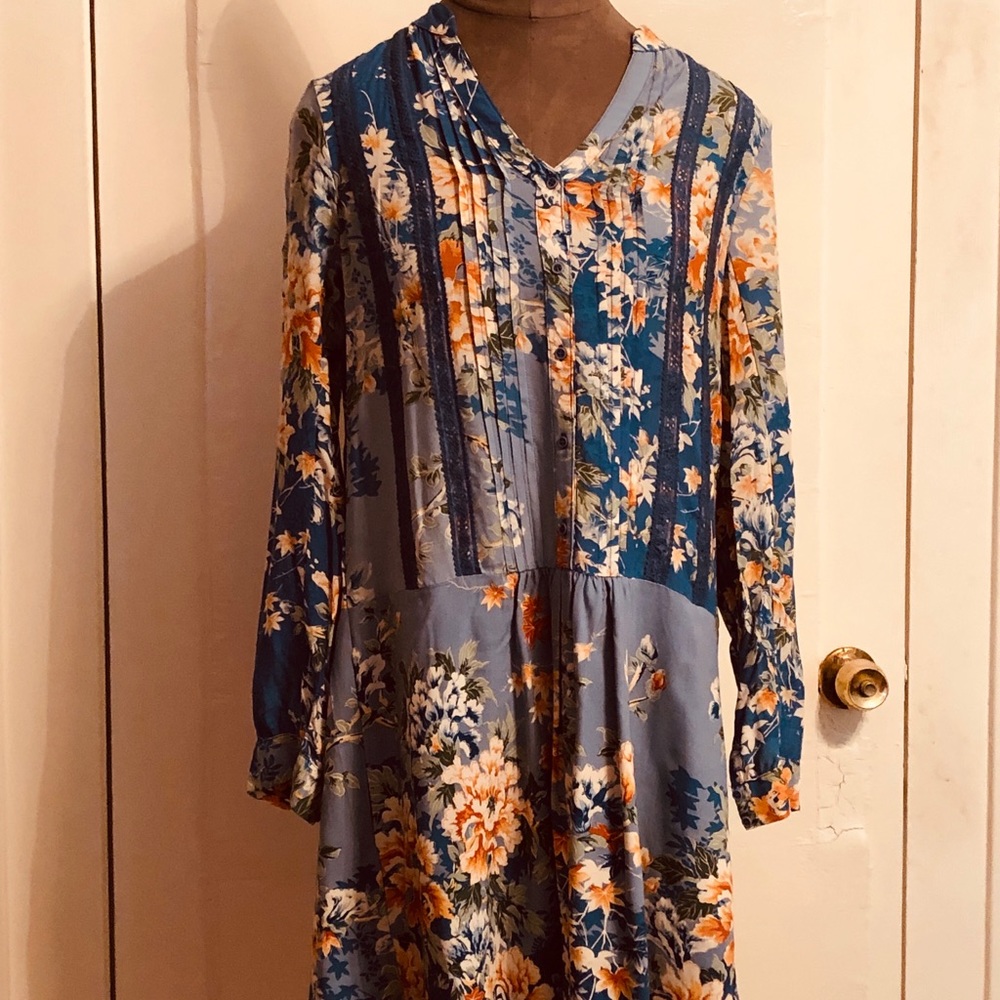 Tinty mini dress.